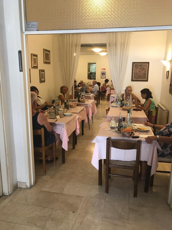 Hotel Bali Viareggio Bagian luar foto